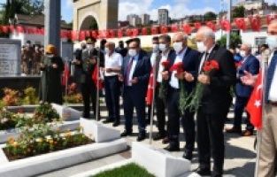 Trabzon: 15 Temmuz şehitleri mezarları başında anıldı