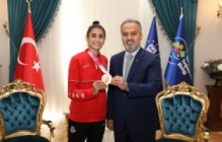 Bursa: Olimpiyatlarda tarih yazan İlgün’e coşkulu karşılama