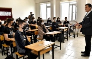 İlk ders Başkan Dündar’dan