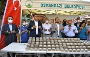 Osmangazi Belediyesi’nin aşure geleneği sürüyor