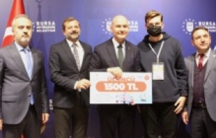 ‘Gençlerin yanında olmaya devam edeceğiz!’