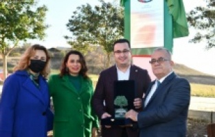 Toprak dede Hayrettin Karaca’nın adı parkta yaşatılıyor