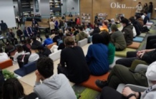 Uyumayan Kütüphane 1 yaşında