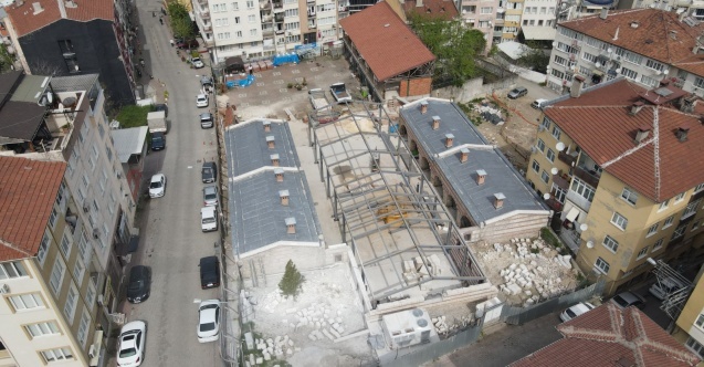 Bursa: Molla Yegan Medresesinde yol yarılandı